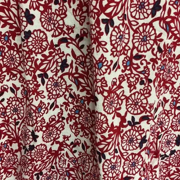 Available by Angela Fashion Red and White Floral Patterned Blouse Medium - Picture 8 of 8